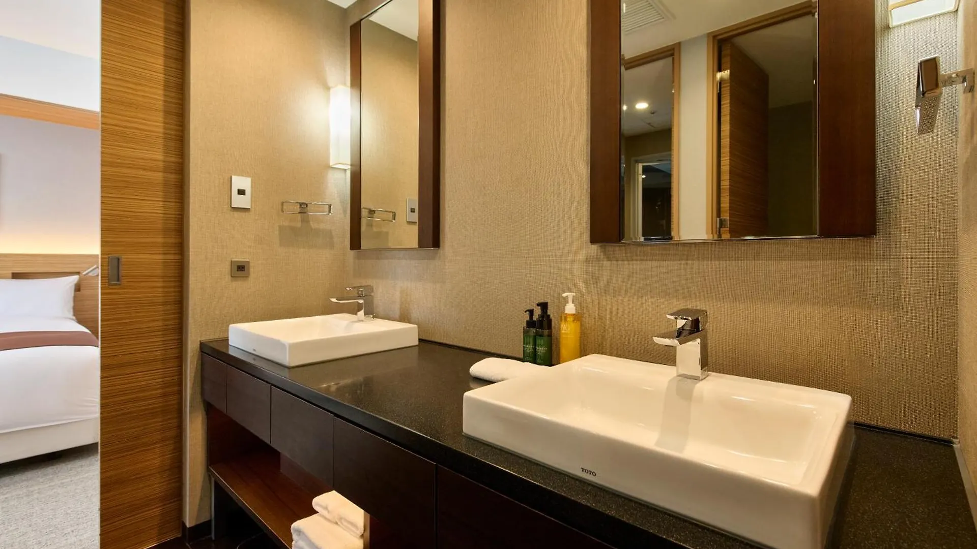 Cross Hotel Sapporo 4*,